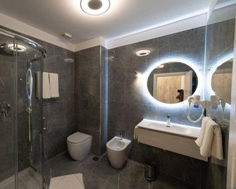 Apart Hotel Suite Italy Naples Chiaia Mergellina - Napoli - Bagno