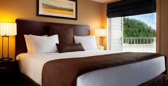 Franklin Suite Hotel - Fort McMurray - Bedroom