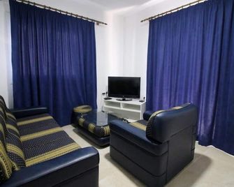Hotel Vila Kapllani - Saranda - Wohnzimmer