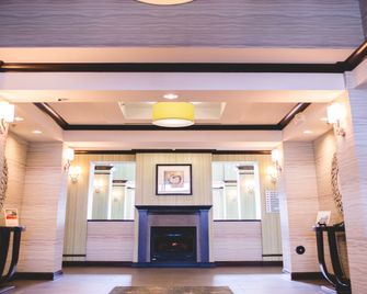 Holiday Inn Express & Suites Morton Peoria Area By IHG - Morton - Budova