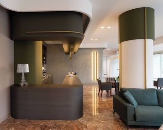 Nestos - Xánthi - Front desk