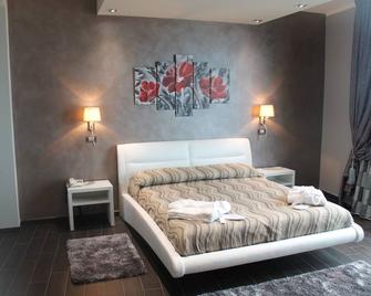 Hotel Mediterraneo - Roccella Ionica - Camera da letto
