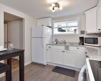 Cozy separate basement appartment in a safe and quiet neighborhood - Moncton - Cuisine