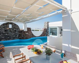 Secret Earth Villas - Santorini - Kamari - Pool