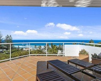 Seascape Pet Friendly Ocean Views Sunshi - Sunshine Beach - Balcony