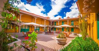 Hotel Tartar - Cajamarca - Building