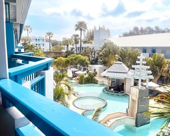 Phuket Island View Hotel (SHA Plus+) - קארון