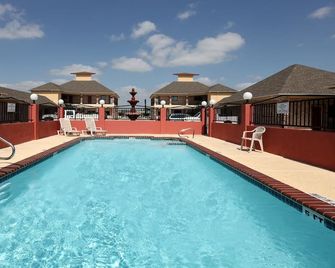 Guest Inn San Benito/Harlingen - San Benito - Pool