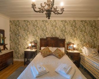 Castelo Gerês - Exquisite Eco-Cottage - jacuzzi - 린도주 - 침실