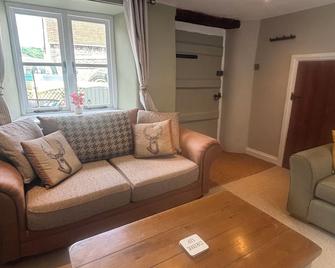 The Corner Cottage - Wotton-under-Edge - Living room