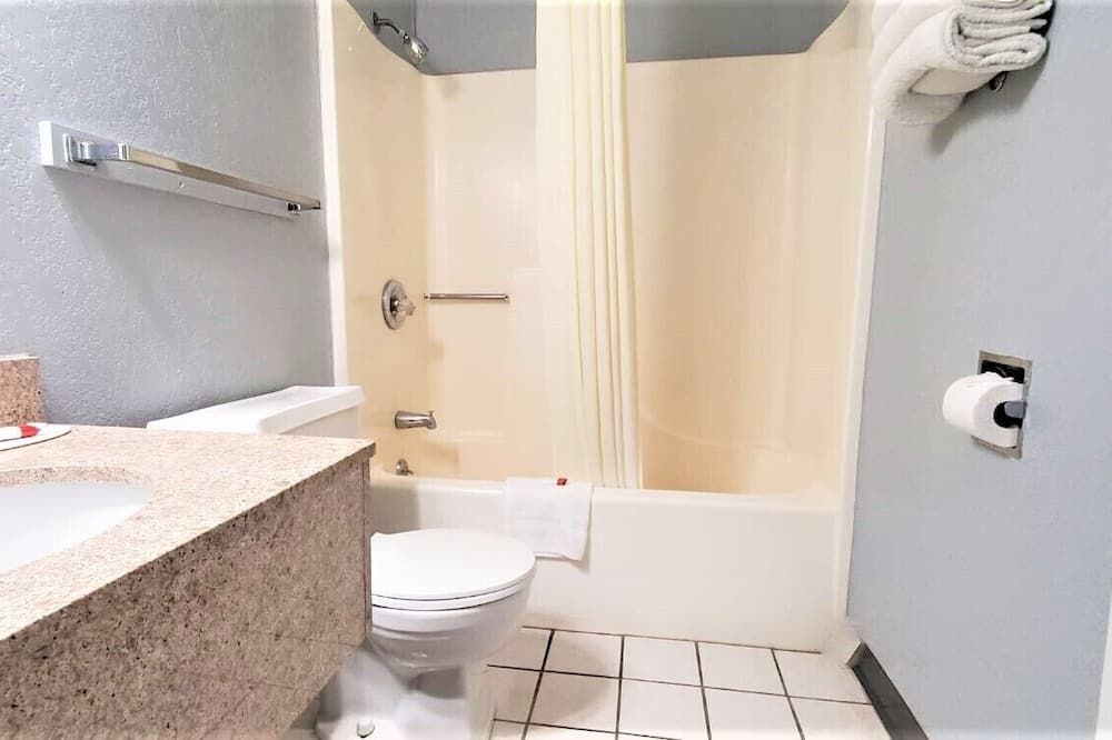 Super 8 by Wyndham Elk City