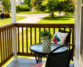Cozy Apartment Near Gsu - Metter - Balkon