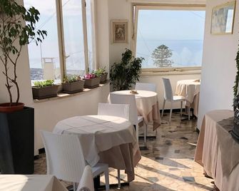 هوتل بلفيدير - San Remo - مطعم