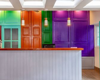 Hotel Casa Turquesa - Flores - Рецепція