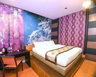 Hotel Holmes Johor Jaya - ג'והור באהרו - חדר שינה