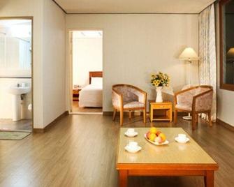 The K Seoraksan Family Hotel - Sokcho - Living room