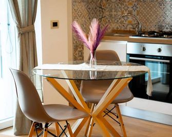 Salernum Luxury Apartments - Pontecagnano Faiano - Sala pranzo