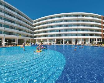 瑞尤赫利俄斯酒店 - 陽光海灘 - 陽光海灘 - 游泳池
