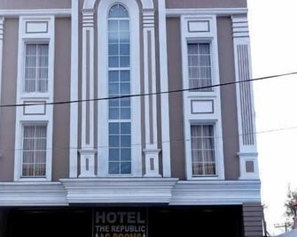 Hotel the republic - Zerakpur - Gebouw
