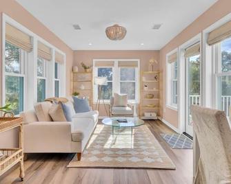 Yacht Harbor Court 4 by Wild Dunes, Golf View - Isle of Palms - Obývací pokoj