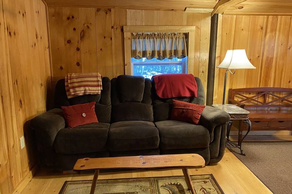Cozy four season cabin centrally located near the heart of downtown Jackman