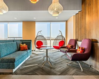 Tru by Hilton Dixon - Dixon - Lounge