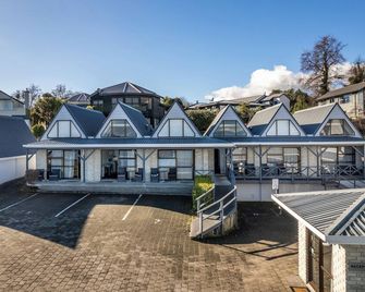 Gables Lakefront Resort - Taupo - Building