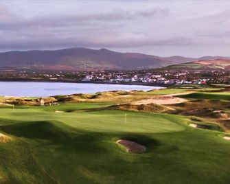The Old Cable Historic House - Waterville