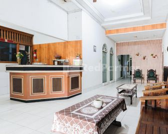Hotel Idayu Natuna Palembang Mitra RedDoorz - Palembang - Receptie