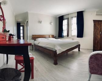 Hotel Erol - Ayvalik - Bedroom