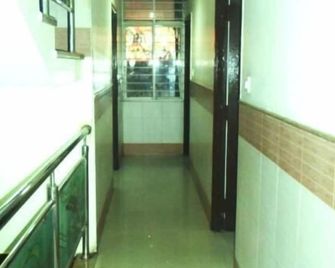 King Residency - Bengaluru - Hallway