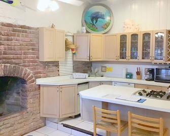 Key Largo Cottages - Key Largo - Kitchen