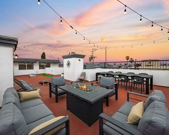 Belmont Shore Retreat Rooftop Lounge, Putting Green & Near 2nd Street Beaches - לונג ביץ' - מרפסת