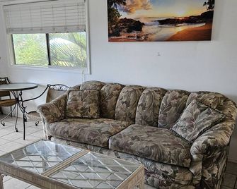 Yonegan Maui Getaways - Haiku - Unit 6 - 哈庫—包威拉 - 客廳