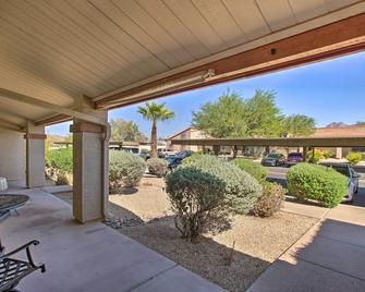 Quiet Retreat about 5 Mi to Lost Dutchman State Park! - Apache Junction - Patio