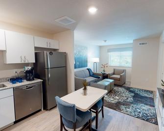 1 Bedroom 1 Bath furnished apartments with fully equipped kitchens & appliances - Morrisville - Kitchen