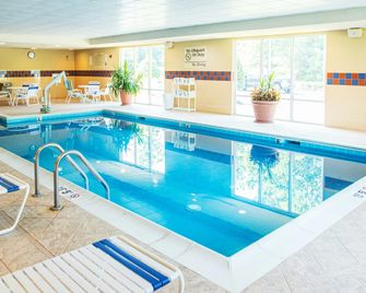 Hampton Inn Gloucester - Gloucester - Pool