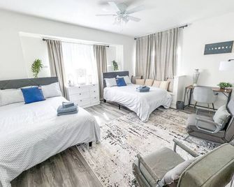 8 Beds Home With 4 Car Parking Space - Near Dtlb - Long Beach - Habitación