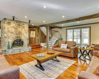 Indoor Pool, Gym and More Catskills Retreat House - Wurtsboro - Sala de estar