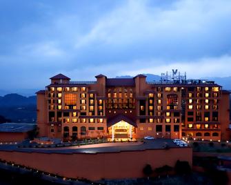 The White Hotel Katra, A Member Of Radisson Individuals - קטרה - בניין