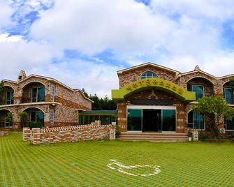 Jeju Ts Youthhostel Resort - סאוגוויפו - בניין