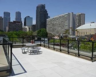 Neill-Wycik Backpackers Hotel - Toronto - Balcón