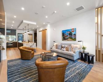 The Glenwood by Jackson Vacations - 傑克遜 - 客廳
