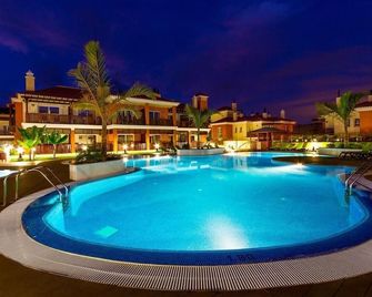 Monte Carrera Jj - Arguineguín - Pool