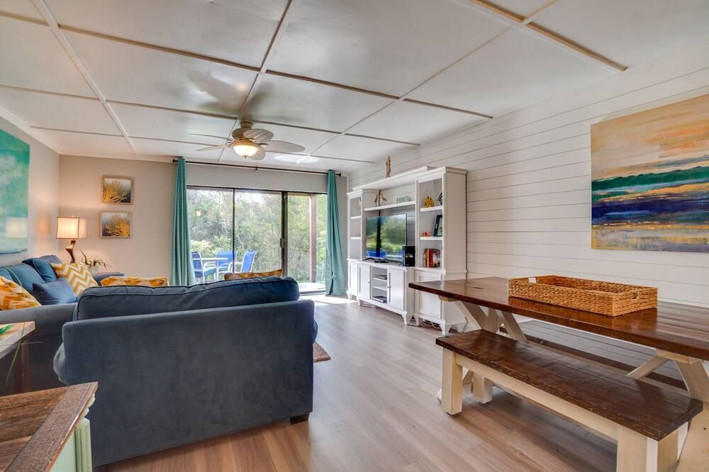 Beachwalk Resort by Panhandle Getaways - Panama City Beach - Wohnzimmer