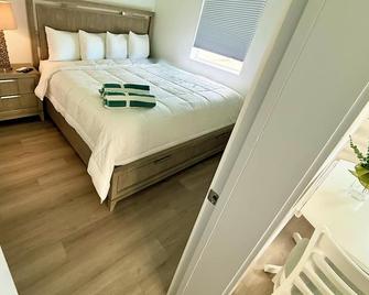 The Beach Haven Resort - St. Pete Beach, Florida - Yatak Odası