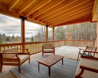 Expansive Wilmot Escape with Deck Near Skiing! - Wilmot - Balcón