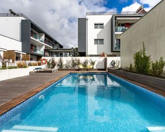 Marinha Grande Apartamentos N4 Factory - Marinha Grande - Piscina