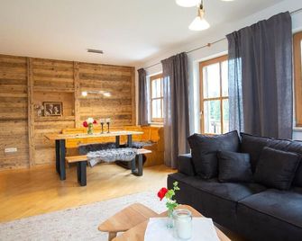 Ferienwohnung Miedl - 하우첸베르크 - 거실