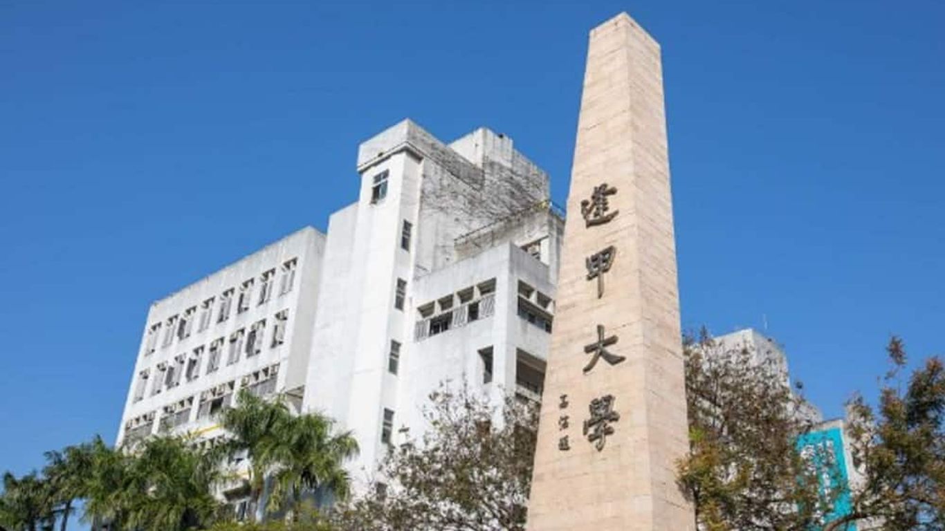 CHECK inn Express Taichung Fengchia